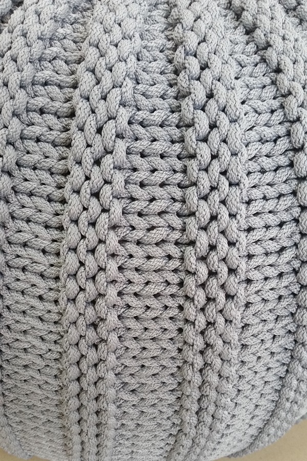 MEGZTA VIRVE - Siulų dama - siūlai mezgėjoms megzti kojines megztinius šalikus šalikas megztinis siūlų parduotuvė pigiausi siūlai geriausi pasiūlymai nemokama registracija - Siūlų Dama Siūlų pasaulis https://siuludama.lt <strong>Storis</strong>: 6 mm storio <strong>Ilgis</strong>:  200 metrų virvės ritėje <strong>Rekomenduojamas vąšelis:</strong> nuo 8 mm iki 12 mm (priklauso nuo norimo tamprumo) VRV-marga-6mm