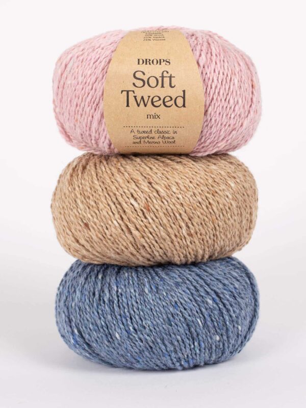 drops soft tweed 12 04 10 - Siulų dama - siūlai mezgėjoms megzti kojines megztinius šalikus šalikas megztinis siūlų parduotuvė pigiausi siūlai geriausi pasiūlymai nemokama registracija - Siūlų Dama Siūlų pasaulis https://siuludama.lt Drops <strong>Sudėtis</strong>: 50 % merino vilna, 25 % alpaka, 25 % viskozė <strong>Svoris/ilgis</strong>: 50 g apie 130 m <strong>Rekomenduojamas virbalų dydis</strong>: 4 mm <strong>Mezgimo tankumas</strong>: 10 x 10 cm = 21 akis x 28 eilės <strong>Priežiūra</strong>: skalbimas rankomis, 30°C DRP-softtweed