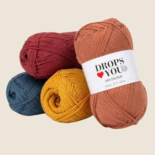 Drops loves you 7 - Siulų dama - siūlai mezgėjoms megzti kojines megztinius šalikus šalikas megztinis siūlų parduotuvė pigiausi siūlai geriausi pasiūlymai nemokama registracija - Siūlų Dama Siūlų pasaulis https://siuludama.lt Drops <strong>Sudėtis</strong>: 100 % medvilnė <strong>Svoris/ilgis</strong>: 50 g apie 170 m <strong>Rekomenduojamas virbalų dydis</strong>: 3,5 mm <strong>Mezgimo tankumas</strong>: 10 x 10 cm = 23 akys x 30 eilių <strong>Priežiūra</strong>: galima skalbti mašina, atsargiu ręžimu, max 40°C DRP-lovesyou-7