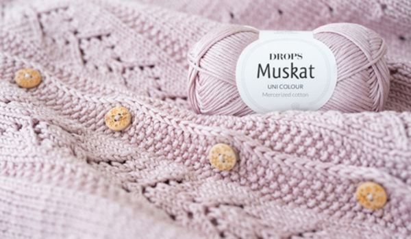 Drops Muskat-100%-merserizuota-medvilne-vasariniai siulai-mezgimo-nerimo-50g-100m-vidutinio storio-svytintys-blizgus-didelis spalvu asortimentas-didelis spalvynas-grazios spalvos-padekliukam-namu tekstilei-palaidinei-megztukui-mazyliu rubams-rankiniu nerimui-terboms-zaislu nerimui-oeko tex- medvilnes siulai-Siulu dama