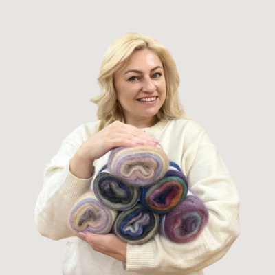 B935B193 FA44 4369 92EB 78F3E3D66564 - Siulų dama - siūlai mezgėjoms megzti kojines megztinius šalikus šalikas megztinis siūlų parduotuvė pigiausi siūlai geriausi pasiūlymai nemokama registracija - Siūlų Dama Siūlų pasaulis https://siuludama.lt Rico Design (Vokietija) <strong>Sudėtis</strong>: 70 % aukštos kokybės jauniklių mohera, 30 % šilkas <strong>Svoris/ilgis</strong>: 50 g apie 375 m <strong>Rekomenduojamas virbalų dydis</strong>: 4.50 mm <strong>Mezginio tankumas</strong>: 10 cm x 10 cm = 23 akys x 30 eilių <strong>Priežiūra</strong>:  skalbti rankomis RIC-kmsprint