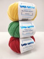 Merino vilnos siūlų rinkinys, iš kurio išeis numegzti suaugusiojo, ar vaikišką kepurę, keli komplektai riešinių, galvajuostė, gobtuvą kaklui ir pan.

&nbsp;

Siūlai: Lana Gatto Super Soft (Italija)

Sudėtis: 100% merino vilna
Svoris/ilgis: 50 g = 125 m
Rekomenduojamas virbalų dydis: 4-5 mm
Mezgimo tankumas: 10 x 10 cm=21 akys x 28 eilių
Priežiūra: skambimas rankomis