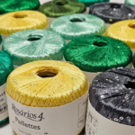 Rosarios4 Paillettes 100% poliesteris mezgimo siulai siulai su zvyneliais puosnus siulas tinka derinti su kitais siulais siulu dama siulai su zvyneliais-blizgus siulai-puosnus siulai