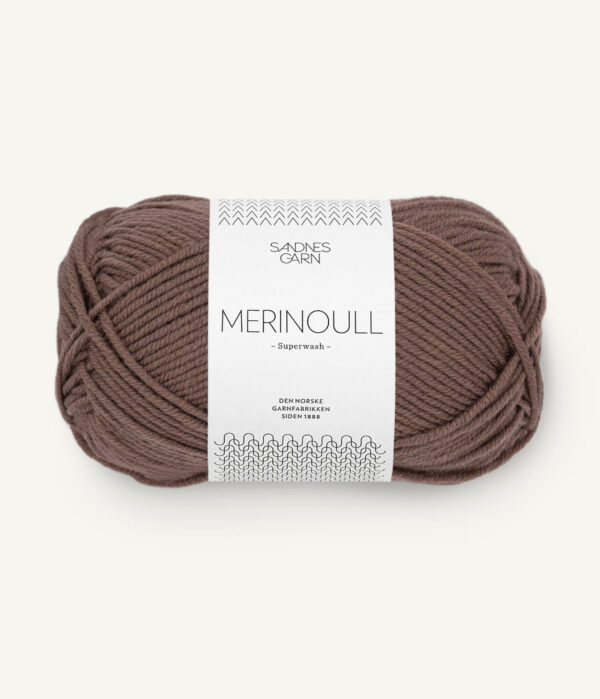 3161 Merinoull - Siulų dama - siūlai mezgėjoms megzti kojines megztinius šalikus šalikas megztinis siūlų parduotuvė pigiausi siūlai geriausi pasiūlymai nemokama registracija - Siūlų Dama Siūlų pasaulis https://siuludama.lt Sandnes Garn <strong>Sudėtis</strong>: 100% merino vilna <strong>Svoris/ilgis</strong>: 50 g apie 105 m <strong>Rekomenduojamas virbalų dydis</strong>: 3.5 nr <strong>Priežiūra</strong>: skalbti mašina iki 30 <span style="color: #000000; text-transform: none; text-indent: 0px; letter-spacing: normal; font-family: 'Open Sans'; font-size: 13px; font-style: normal; font-weight: normal; float: none; background-color: #ffffff;">°C</span> SND-merinoull