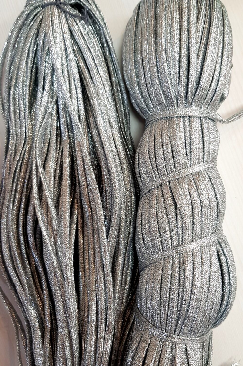 metalizuota juostele scaled - Siulų dama - siūlai mezgėjoms megzti kojines megztinius šalikus šalikas megztinis siūlų parduotuvė pigiausi siūlai geriausi pasiūlymai nemokama registracija - Siūlų Dama - SIŪLAI INTERNETU - Mezgimo priemonės - IŠPARDUOTUVĖ 🧶 Siūlų Dama - tai mūsų DIDŽIAUSIA tavo mėgstamiausių siūlų bei mezgimo priemonių parduotuvė interente. Drops Phildar KnitPro Lana Gatto https://siuludama.lt MET-jusotele