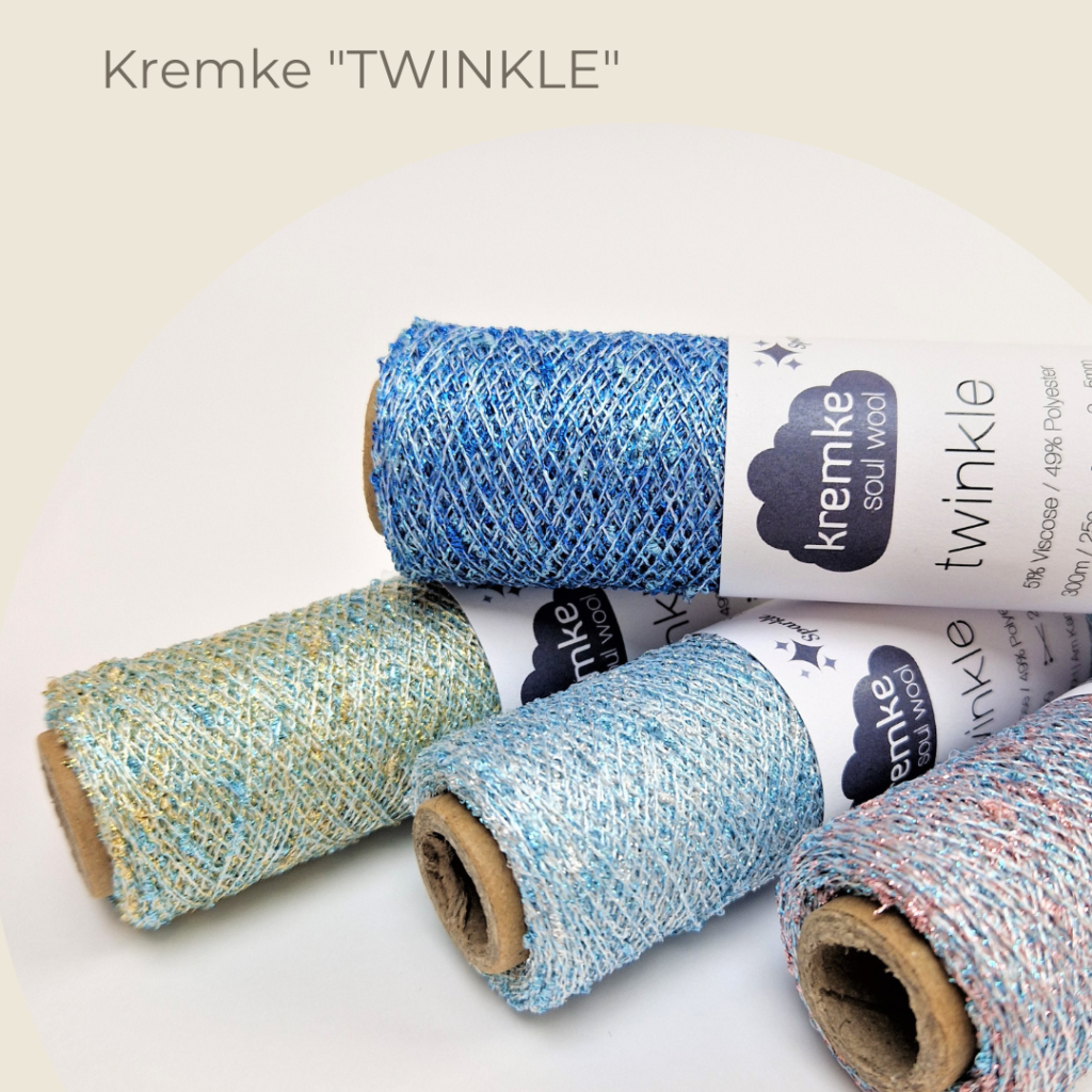 Kremke Twinkle - Siulų dama - siūlai mezgėjoms megzti kojines megztinius šalikus šalikas megztinis siūlų parduotuvė pigiausi siūlai geriausi pasiūlymai nemokama registracija - Siūlų Dama Siūlų pasaulis https://siuludama.lt Kremke <strong>Sudėtis:</strong> 51 % viskozė, 49 % poliesteris <strong>Svoris/ilgis</strong>: 25 g apie 300 m <strong>Rekomenduojamas virbalų dydis</strong>: 2.00 - 5.00mm <strong>Priežiūra</strong>: skalbimas rankomis KRE-twinkle