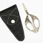 LANTERN MOON - žirklutės - žirklės - dekoratyvinės - metalinės - aukso spalvos - siuvinėjimui - mezgimo priemonės - 10 cm - aštrios - smailios - su dėklu - Knitpro -Siūlų dama - Šiauliai