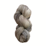 Suede Manos Marina 100 % merino vilna margi siulai minksti siulai lengvi siulai svelnus siulai mezgimo siulai nerimo siulai skaroms skraistems salikeliams siulai dazomi tik rankomis siulu dama