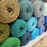 yarnart macrame cotton siulu dama virvele nerimui makrame medvilnes juostele nerimui rankiniems krepsiams interjero detalems padekliukams nerti pufams kilimėliams