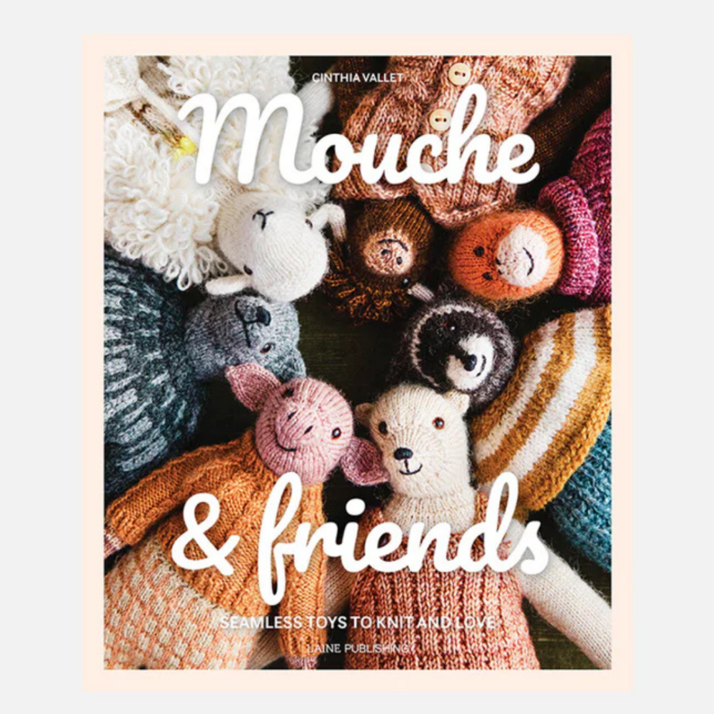 Laine Publishing Mouche and Friends megztų žaisliukų gyvūnų knyga minkšto viršelio megztu gyvunu schemos vaikiski megzti zaisliukai vaikams zaisliukai dekoratyvines megztos puosmenos Suomiskas leidinys katalogas knyga megztiems zaislams